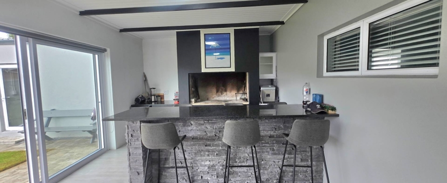 4 Bedroom Property for Sale in Franskraal Western Cape